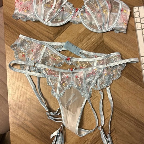 LOT of 3 Lounge Underwear Lingerie Sets 36C Large - Picture 5 of 9